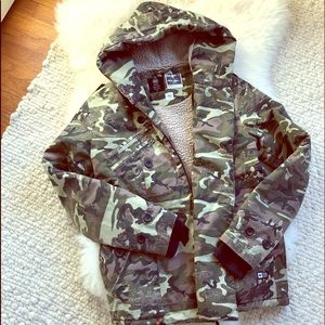 Burton Analog Camouflage Jacket Men’s Small